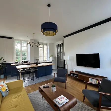 Bright Apt 70M2 In Bayeux Historic Center W Pkg Exterior photo